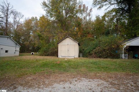 A home in Laurens