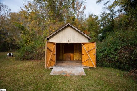 A home in Laurens