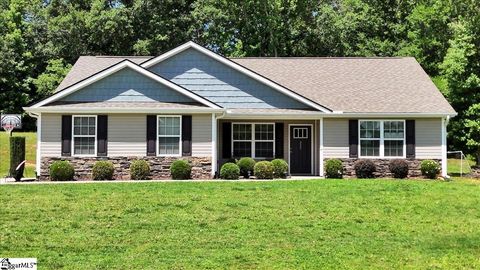 Single Family Residence in Simpsonville SC 229 Redcoat Court 1.jpg