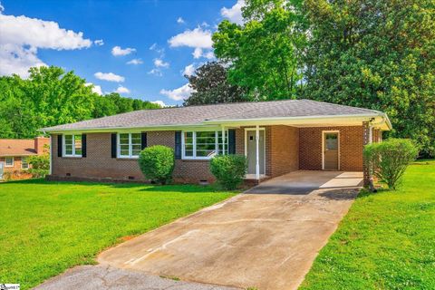 Single Family Residence in Greenville SC 3 Pueblo Drive.jpg