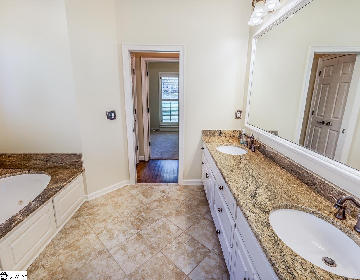 Simpsonville, South Carolina 29681, United States, 4 Bedrooms Bedrooms, ,4 BathroomsBathrooms,Residential,Pending,32828