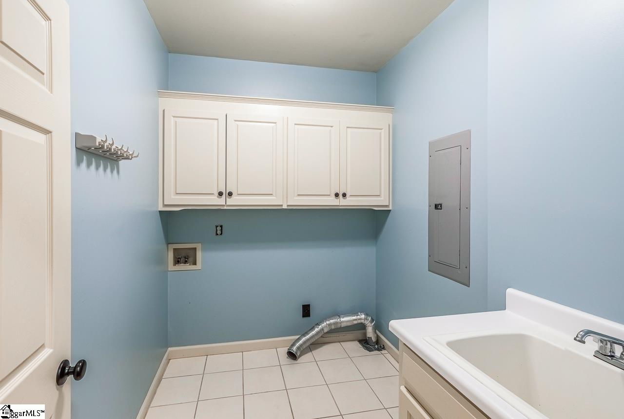 Simpsonville, South Carolina 29681, United States, 4 Bedrooms Bedrooms, ,4 BathroomsBathrooms,Residential,Pending,32828