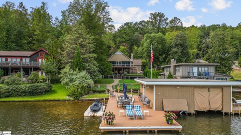 Single Family Residence in Landrum SC 1522 LAKESHORE Drive.jpg