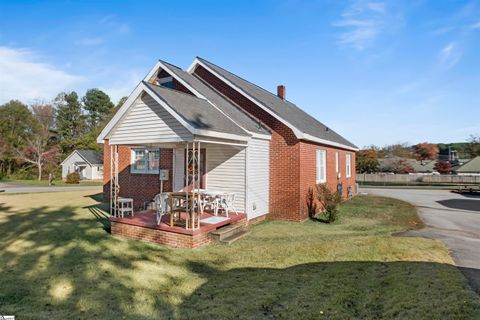 A home in Easley