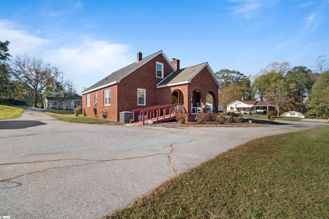 A home in Easley