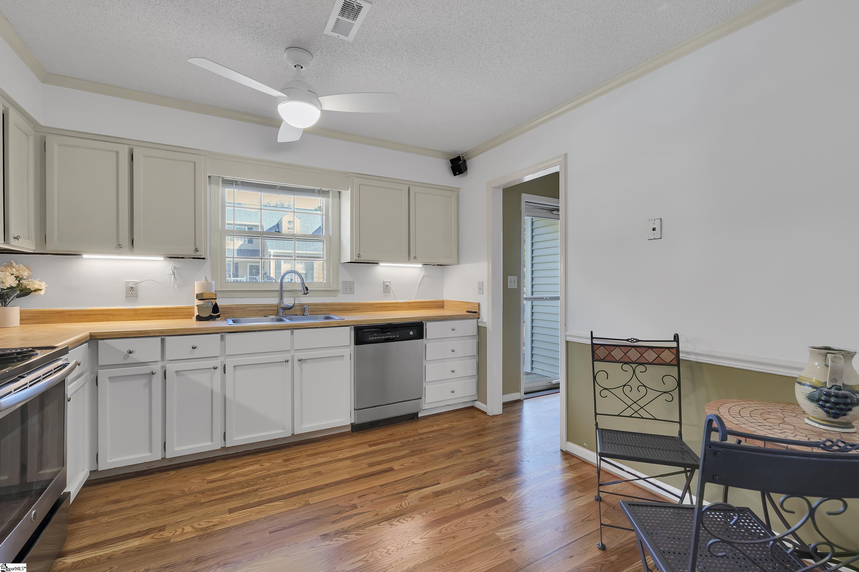 Mauldin, South Carolina 29662, United States, 2 Bedrooms Bedrooms, ,2 BathroomsBathrooms,Residential,Pending,35464