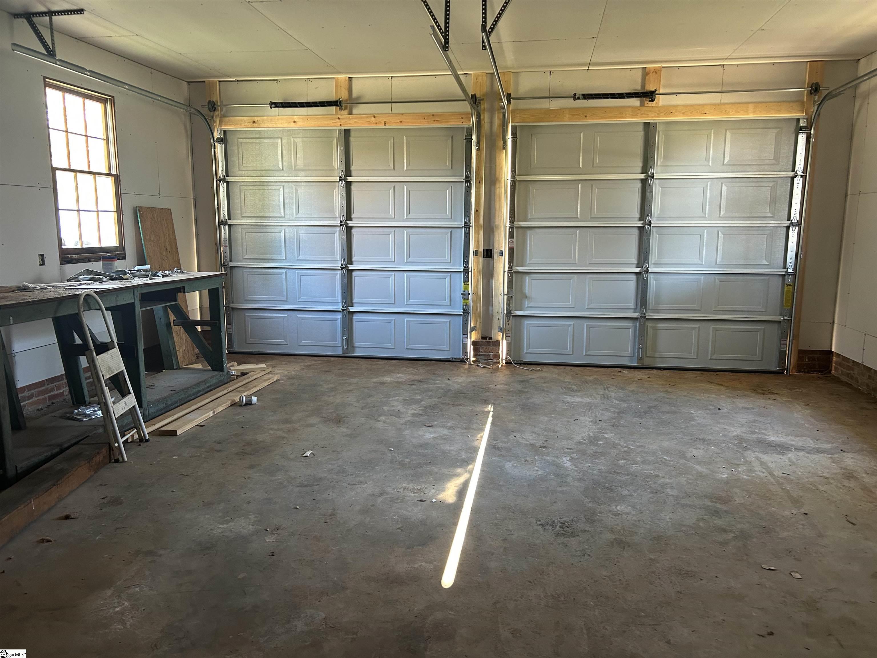 Taylors, South Carolina 29687, United States, 4 Bedrooms Bedrooms, ,3 BathroomsBathrooms,Residential,Contingent,33259