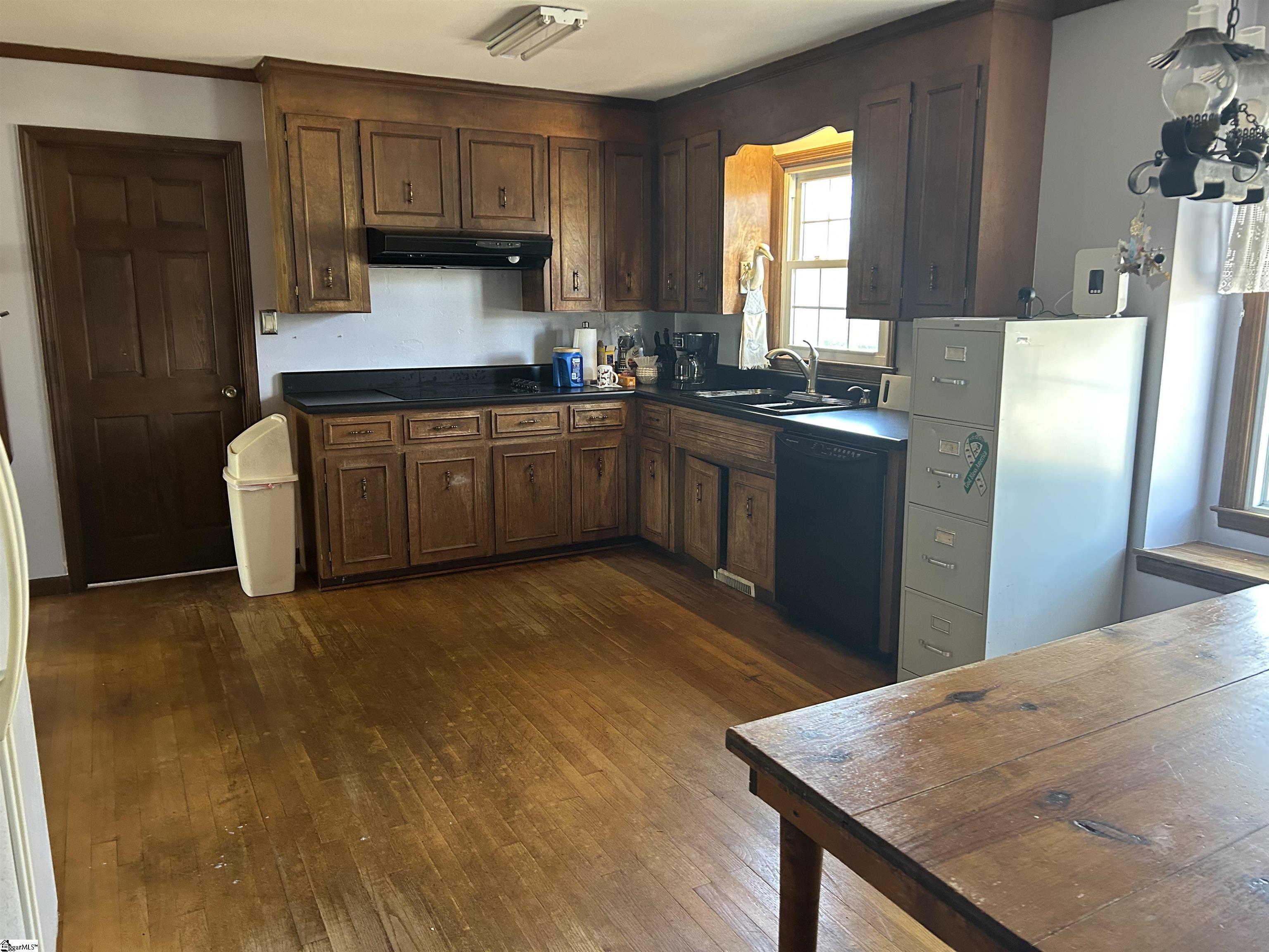 Taylors, South Carolina 29687, United States, 4 Bedrooms Bedrooms, ,3 BathroomsBathrooms,Residential,Contingent,33259