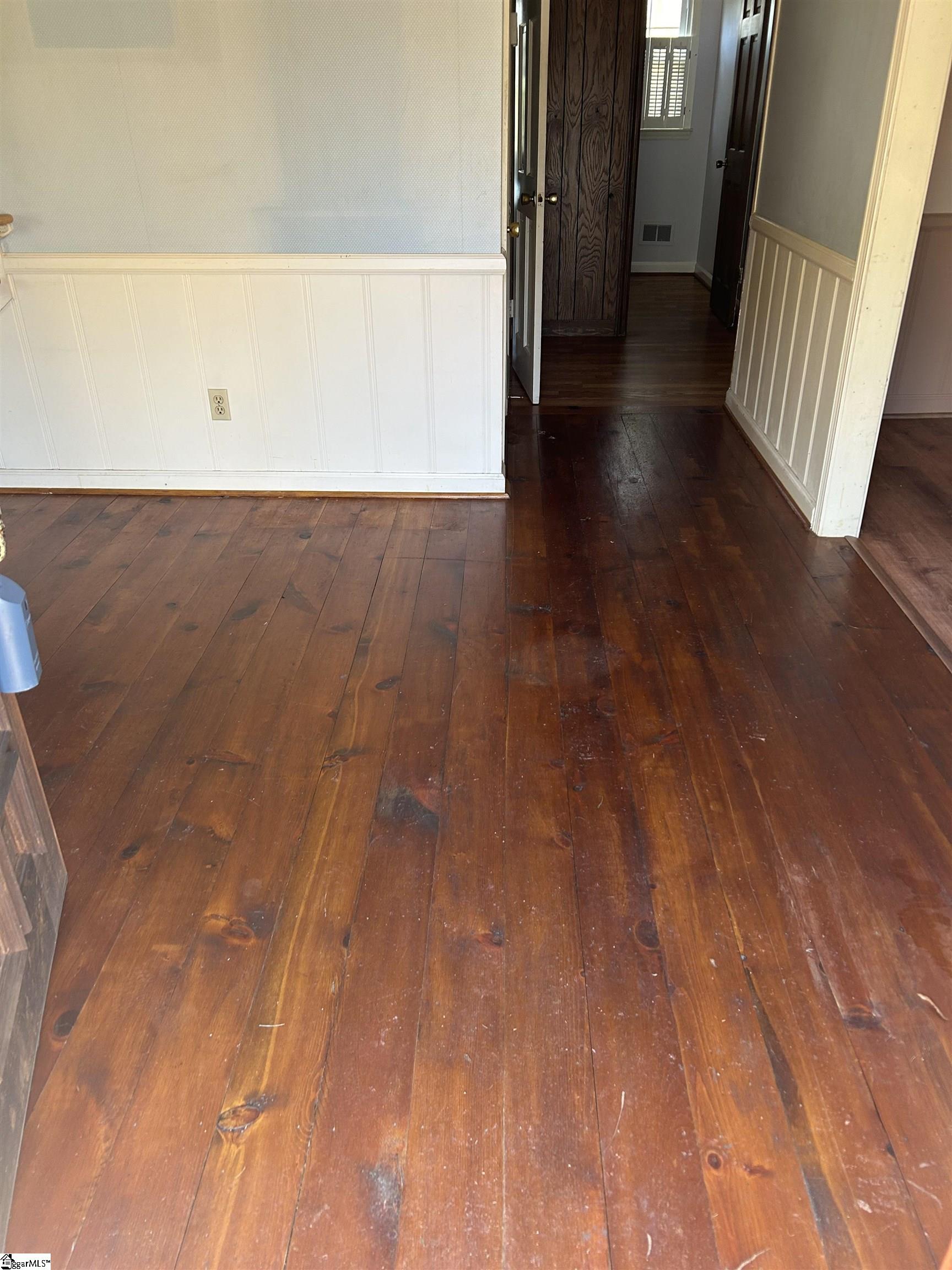 Taylors, South Carolina 29687, United States, 4 Bedrooms Bedrooms, ,3 BathroomsBathrooms,Residential,Contingent,33259