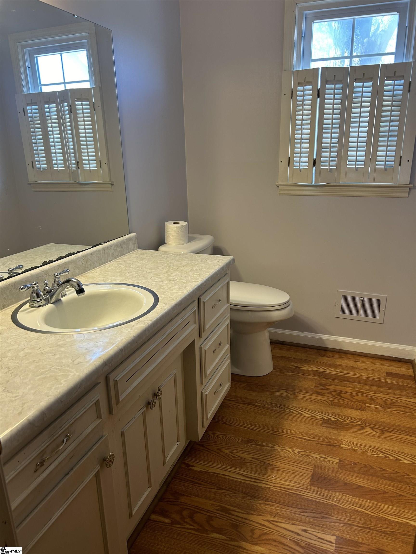 Taylors, South Carolina 29687, United States, 4 Bedrooms Bedrooms, ,3 BathroomsBathrooms,Residential,Contingent,33259