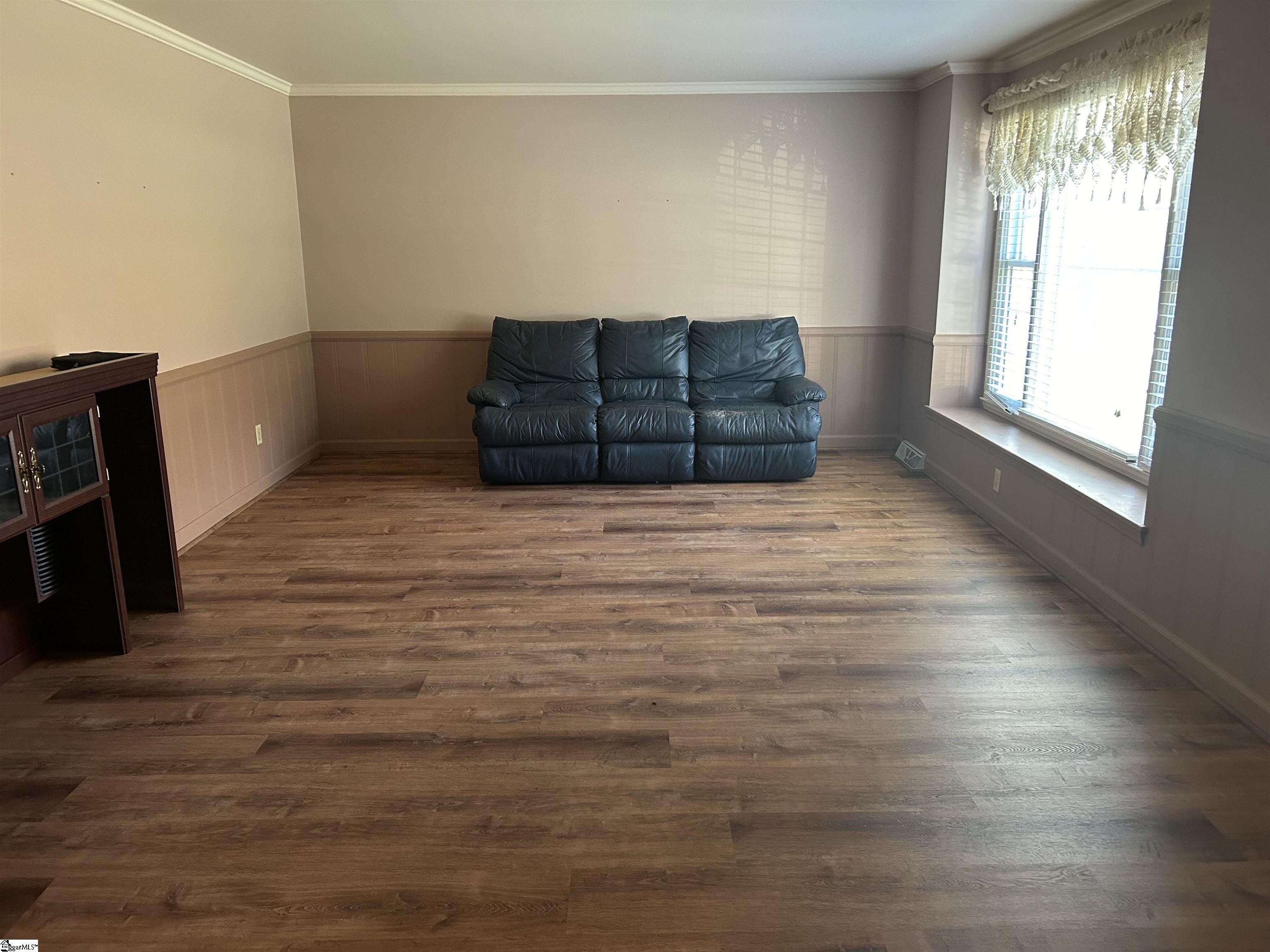 Taylors, South Carolina 29687, United States, 4 Bedrooms Bedrooms, ,3 BathroomsBathrooms,Residential,Contingent,33259