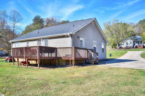 A home in Easley