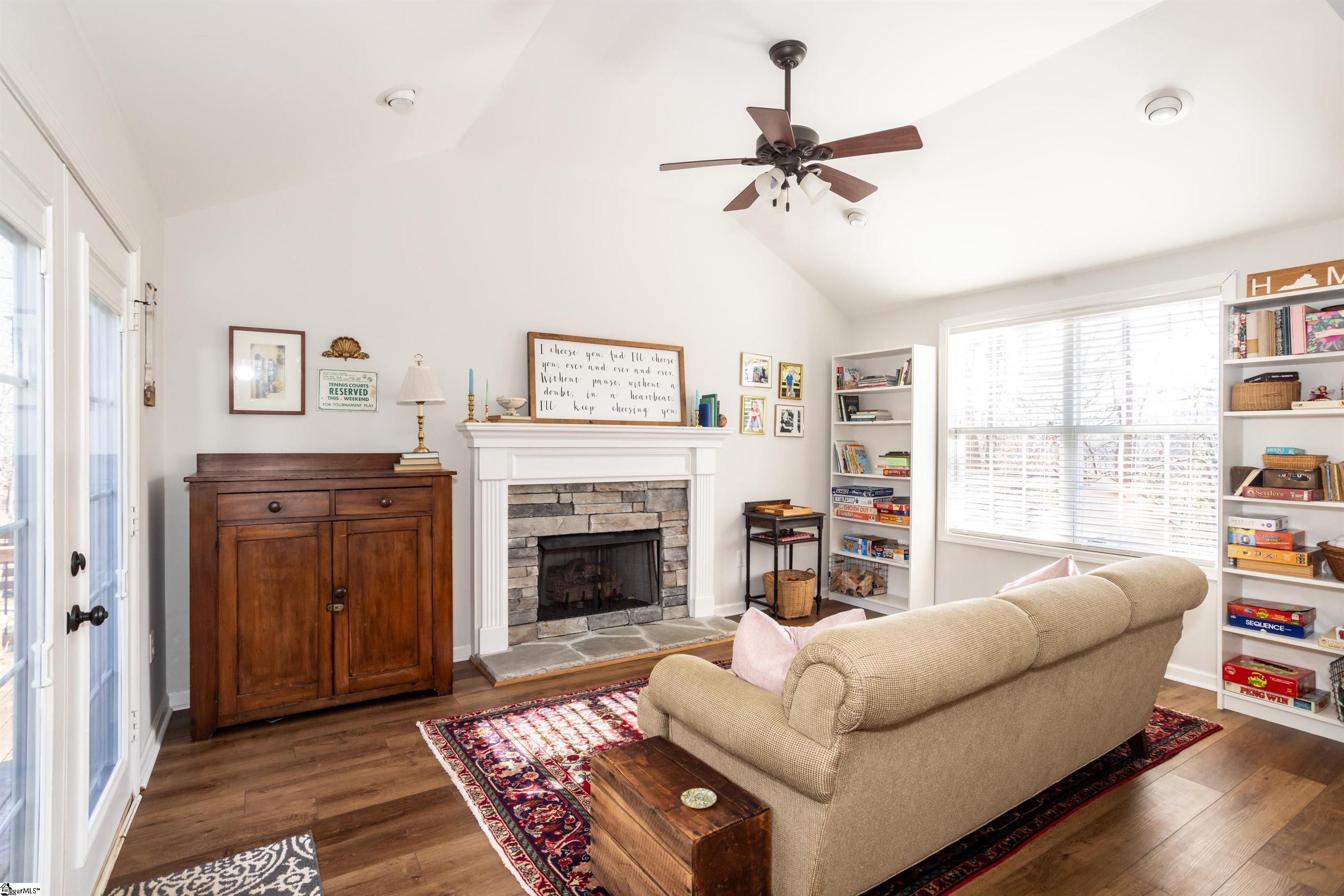 Travelers Rest, South Carolina 29690, United States, 3 Bedrooms Bedrooms, ,2 BathroomsBathrooms,Residential,Contingent,10679