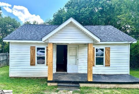 A home in Laurens