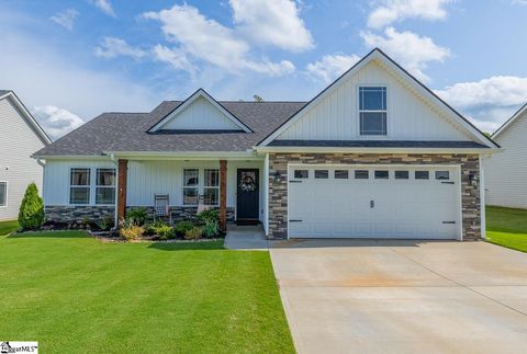 Single Family Residence in Belton SC 113 Highlands Drive.jpg