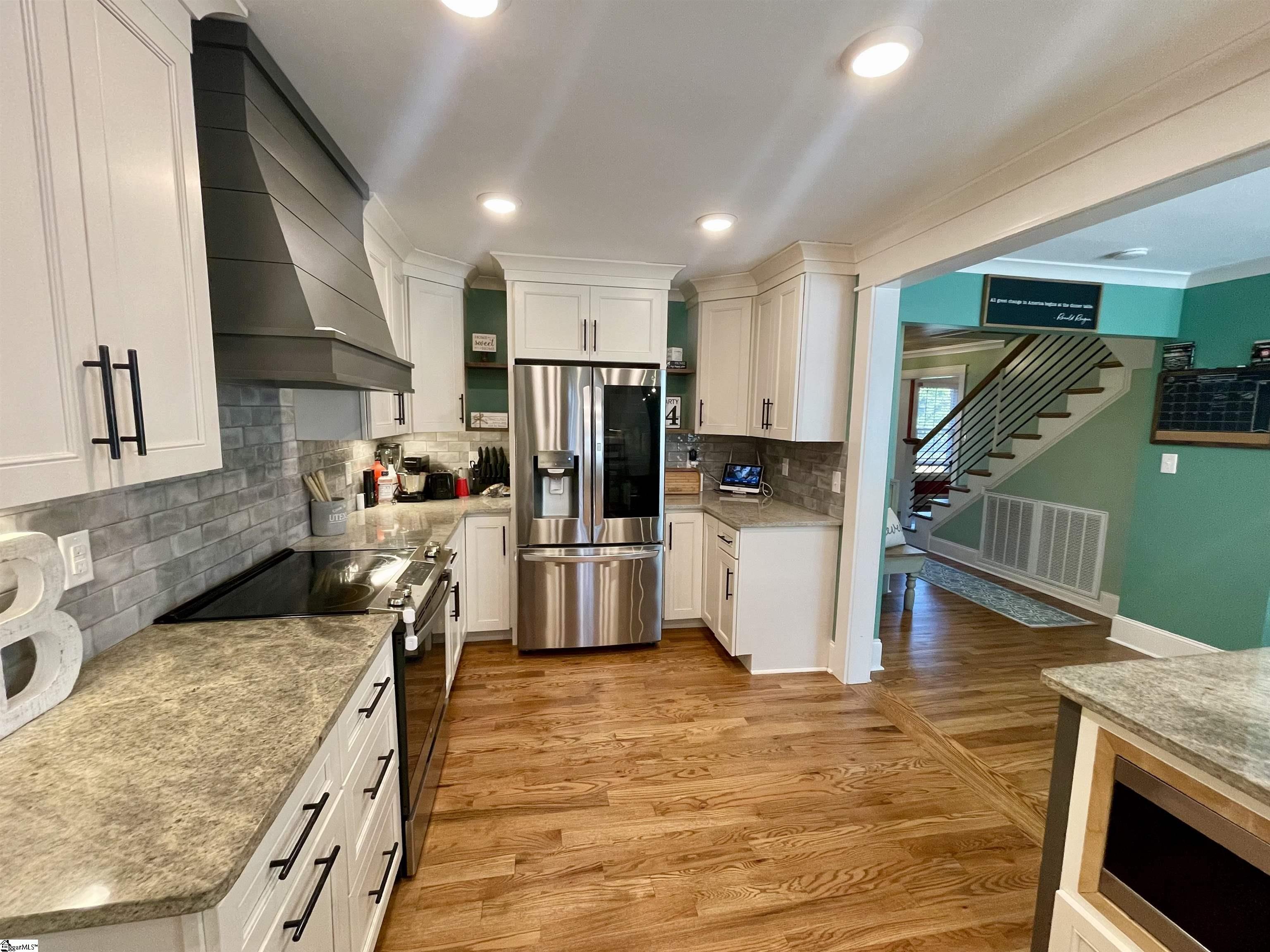 Clinton, South Carolina 29325, United States, 5 Bedrooms Bedrooms, ,4 BathroomsBathrooms,Residential,Contingent,7754