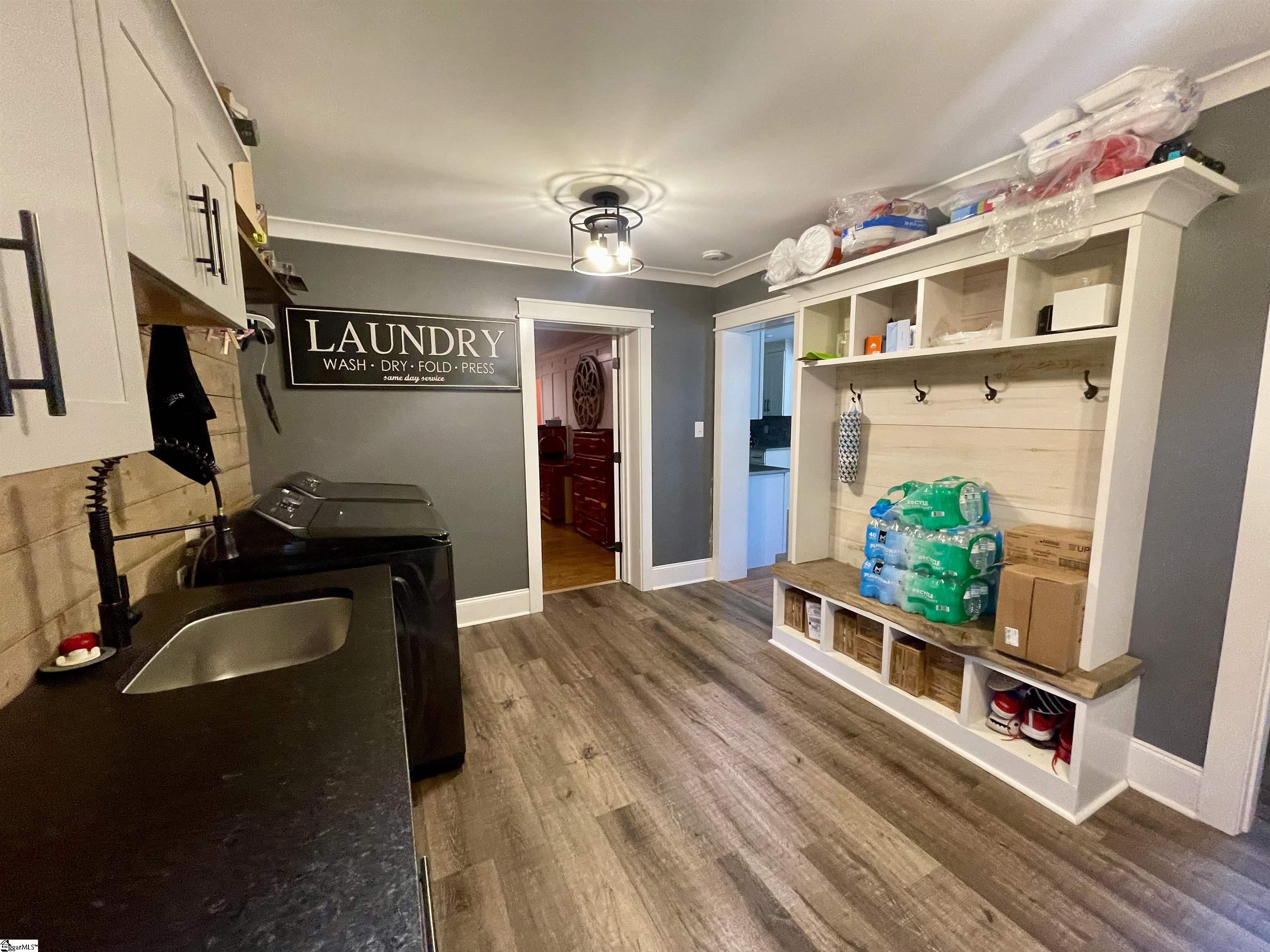 Clinton, South Carolina 29325, United States, 5 Bedrooms Bedrooms, ,4 BathroomsBathrooms,Residential,Contingent,7754