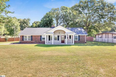 Single Family Residence in Greenville SC 1 Kennedy Drive.jpg