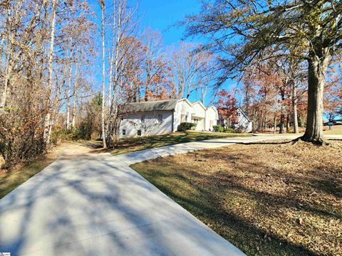 A home in Travelers Rest