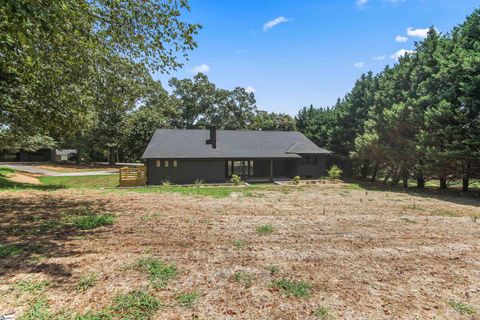 A home in Easley