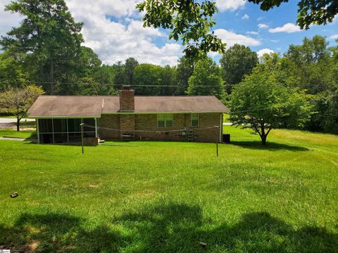 A home in Abbeville