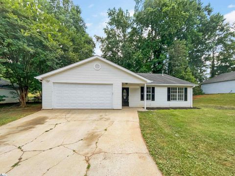 Single Family Residence in Greer SC 112 Spruce Avenue.jpg