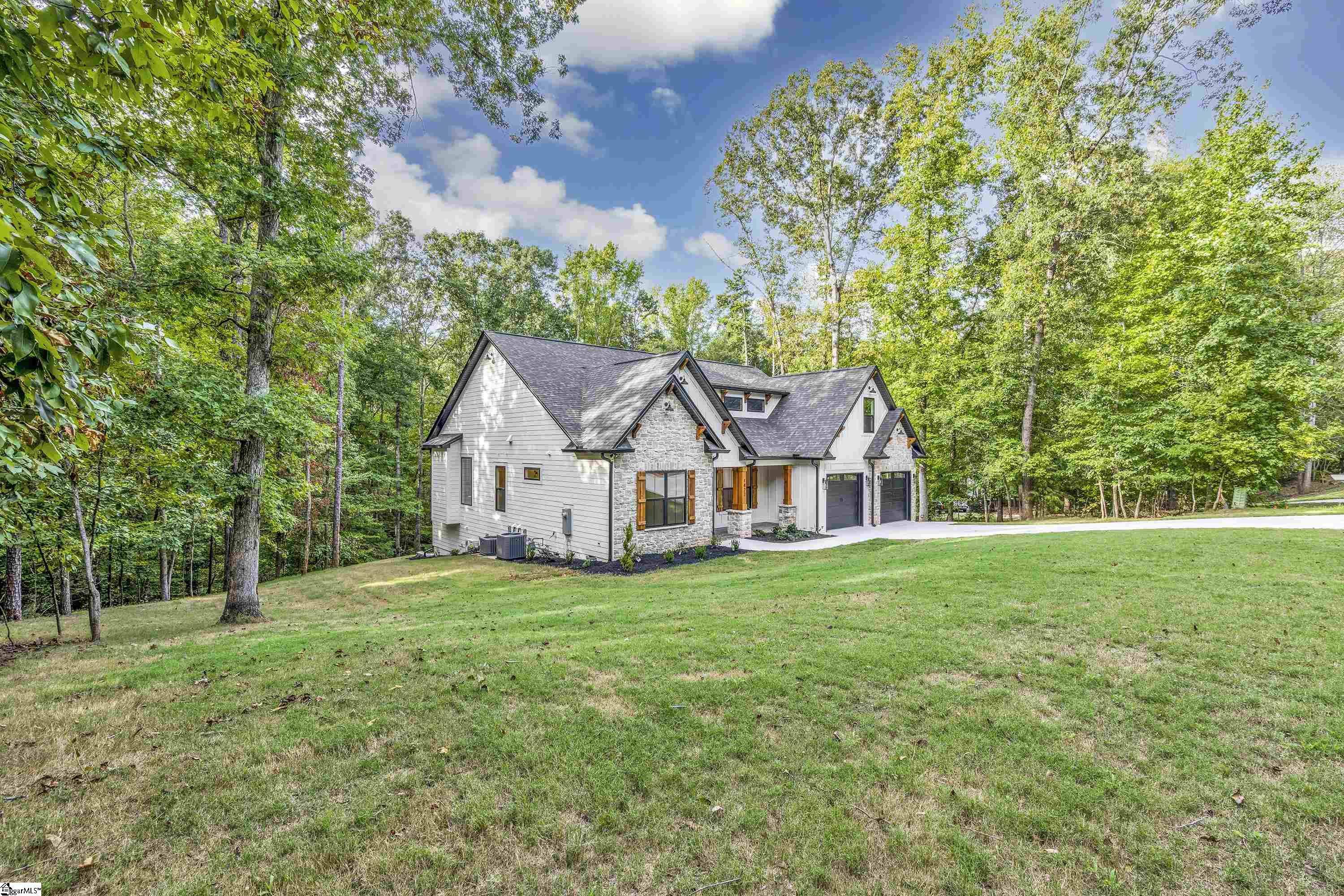 1422 Hunters Trail