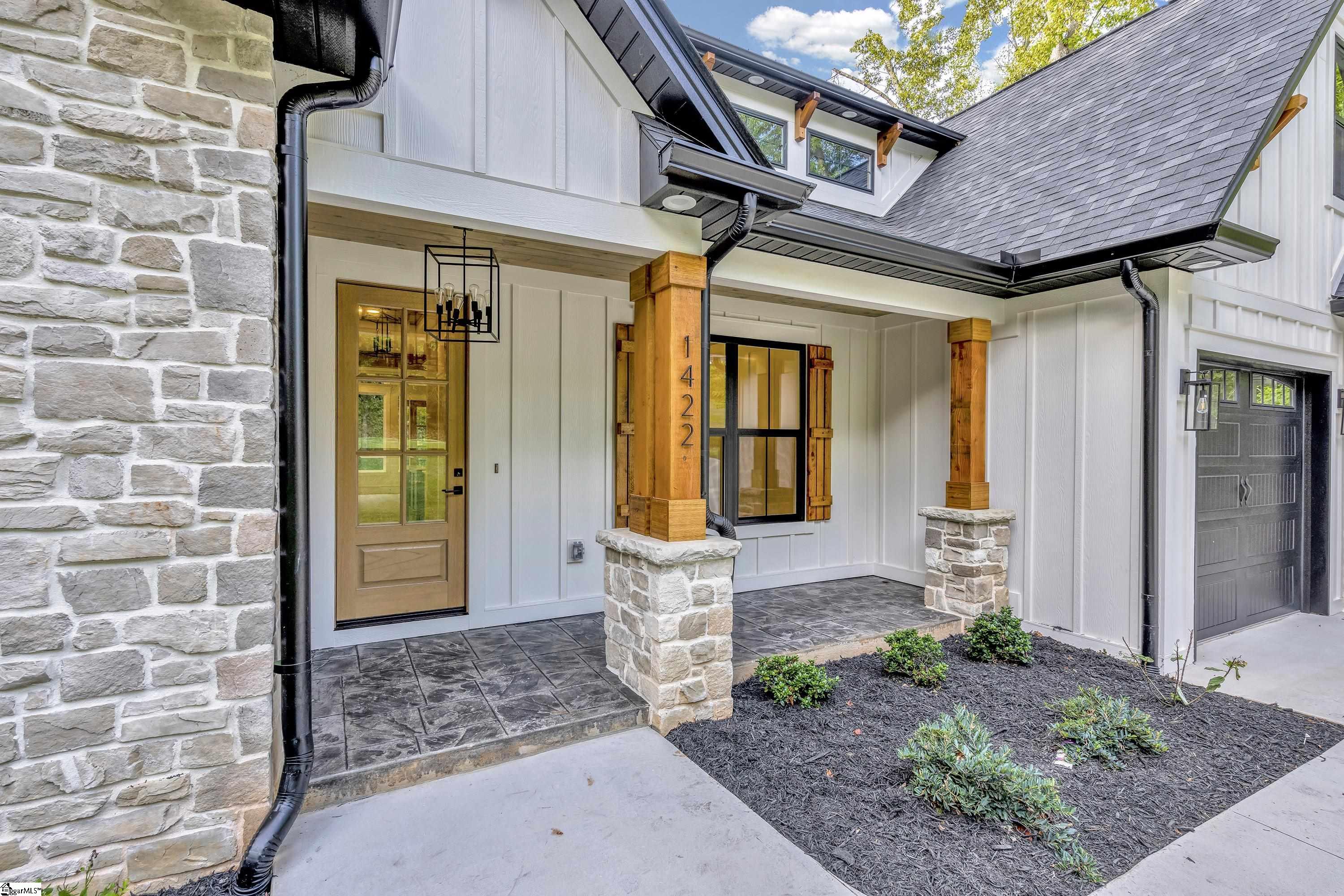 1422 Hunters Trail