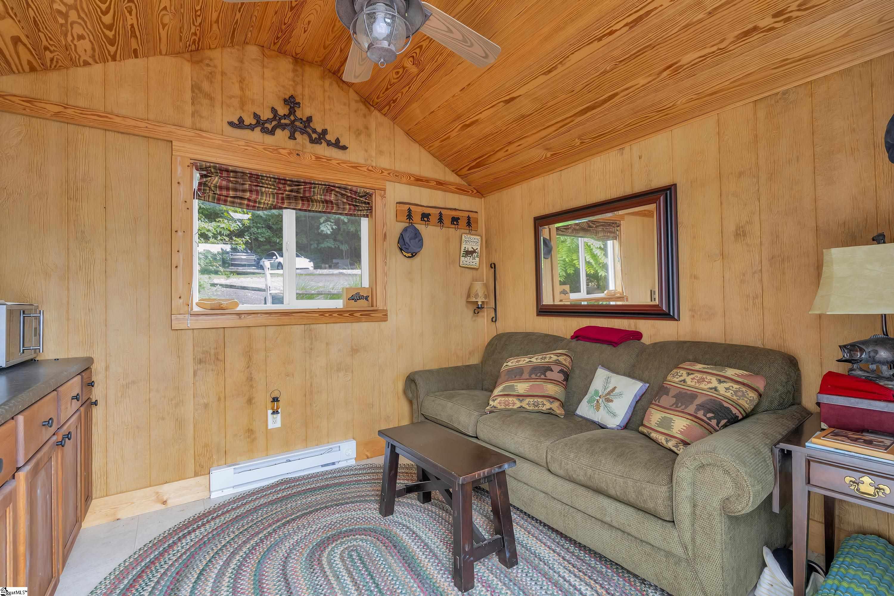 Landrum, South Carolina 29356, United States, 1 Bedroom Bedrooms, ,Residential,Active,48870