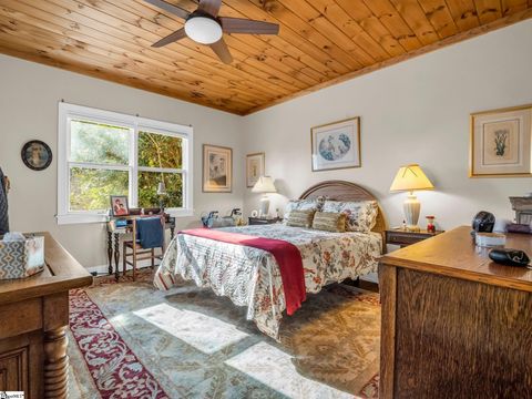 A home in Tryon