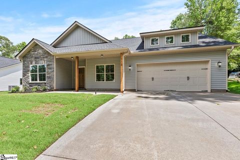 A home in Duncan