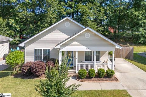 Single Family Residence in Greer SC 610 Ruddy Creek Circle.jpg