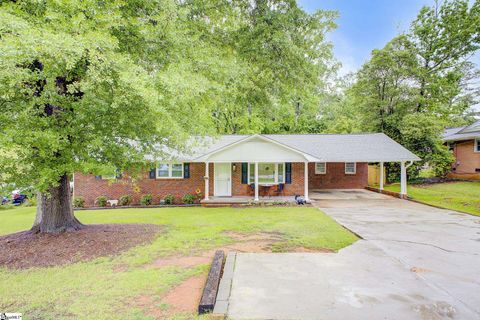 Single Family Residence in Greenville SC 502 Hunts Bridge Road.jpg