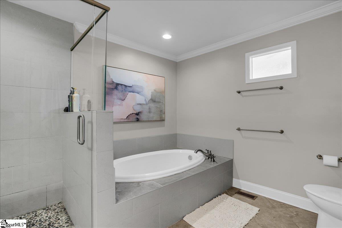 Greenville, South Carolina 29607, United States, 3 Bedrooms Bedrooms, ,2 BathroomsBathrooms,Residential,Contingent,37469