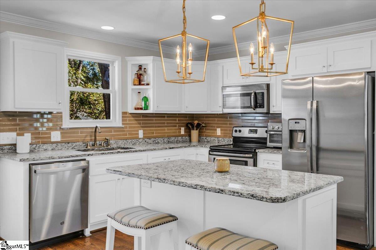 Greenville, South Carolina 29607, United States, 3 Bedrooms Bedrooms, ,2 BathroomsBathrooms,Residential,Contingent,37469