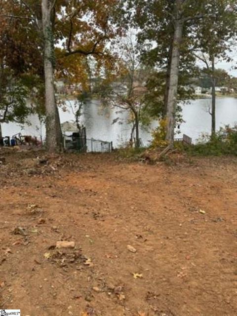 406 S Lakeview Drive Duncan SC 29334