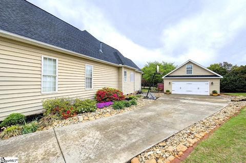 A home in Easley