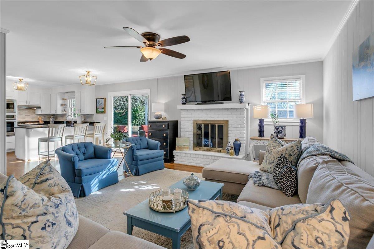 Greenville, South Carolina 29615, United States, 3 Bedrooms Bedrooms, ,2 BathroomsBathrooms,Residential,Contingent,20742