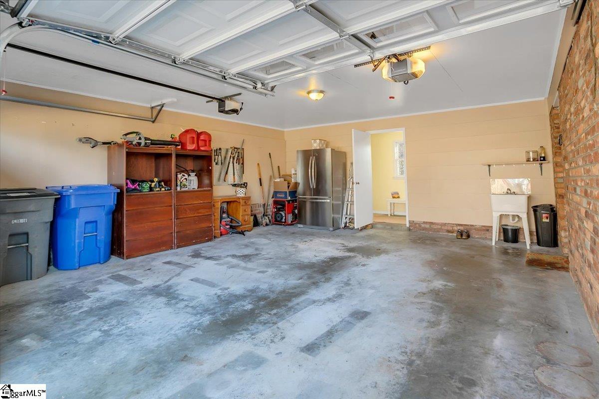 Greenville, South Carolina 29615, United States, 3 Bedrooms Bedrooms, ,2 BathroomsBathrooms,Residential,Contingent,20742