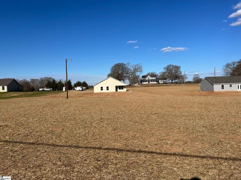 A home in Laurens