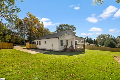 A home in Easley