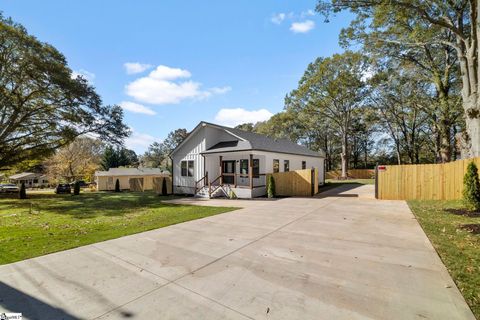 A home in Easley