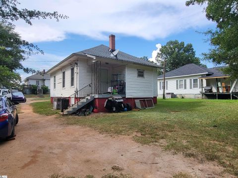 A home in Laurens