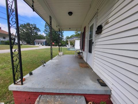 A home in Laurens