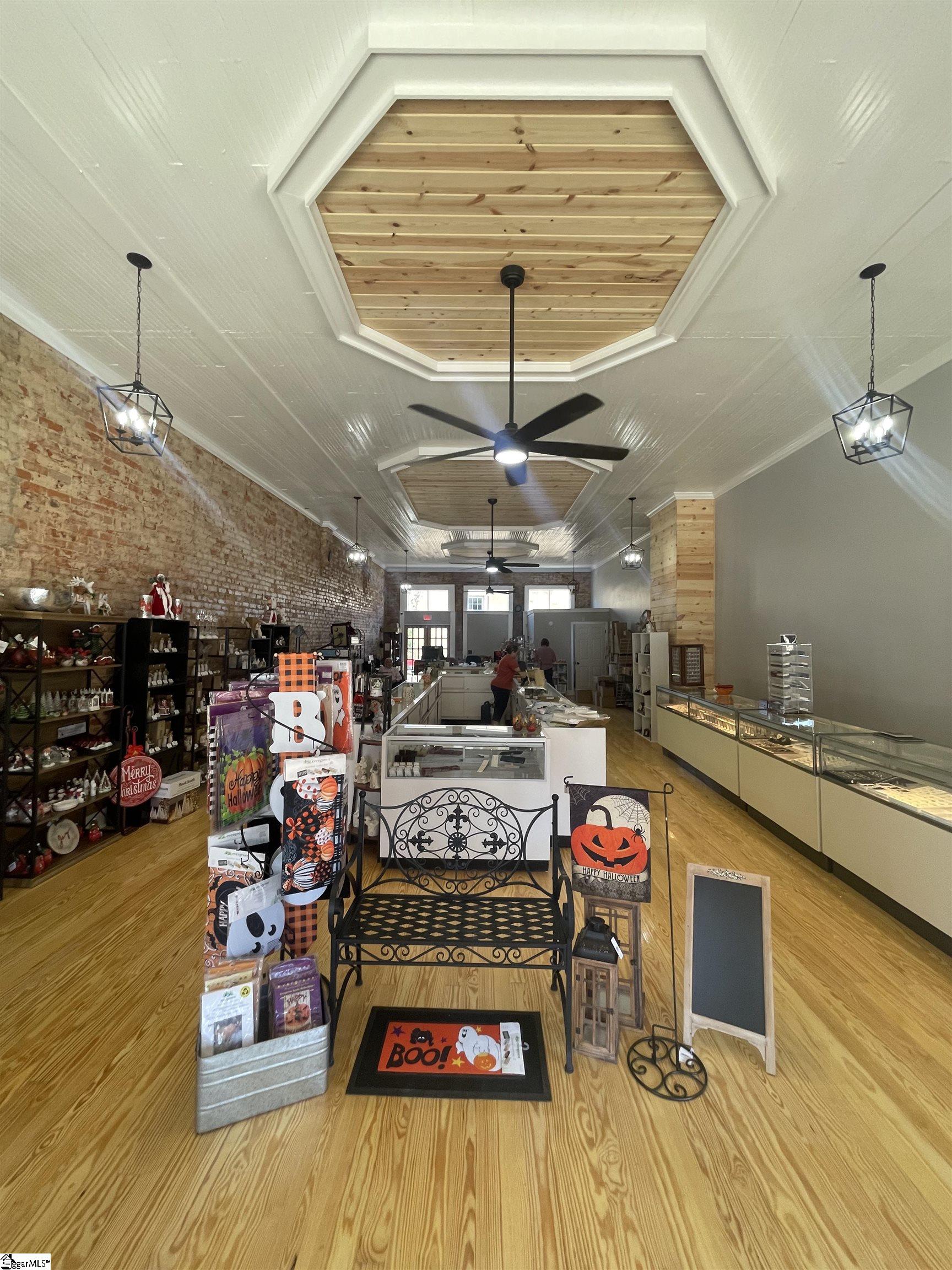 Clinton, South Carolina 29325, United States, ,Commercial,Active,36007