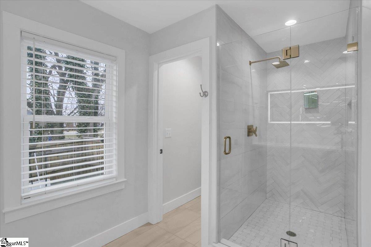 Greenville, South Carolina 29607, United States, 3 Bedrooms Bedrooms, ,2 BathroomsBathrooms,Residential,Contingent,10545