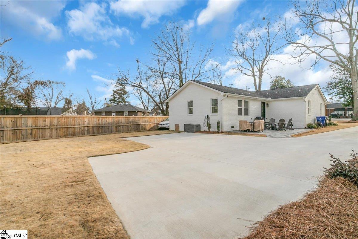 Greenville, South Carolina 29607, United States, 3 Bedrooms Bedrooms, ,2 BathroomsBathrooms,Residential,Contingent,10545