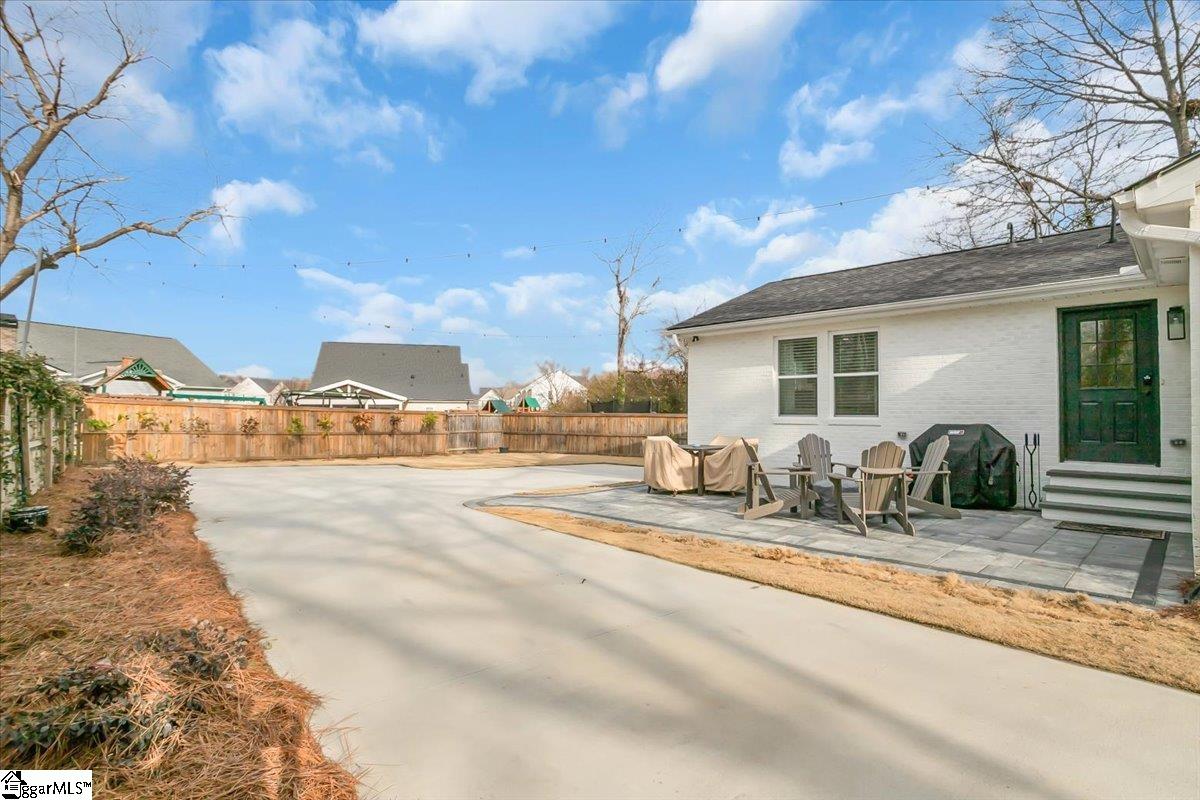 Greenville, South Carolina 29607, United States, 3 Bedrooms Bedrooms, ,2 BathroomsBathrooms,Residential,Contingent,10545