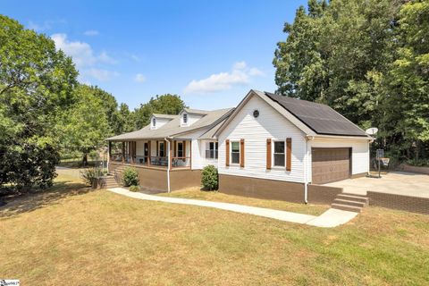 A home in Easley