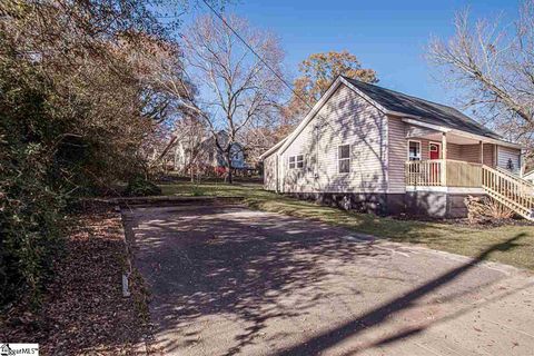 A home in Easley